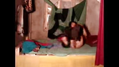 ஹாட் பெட்டிட் பணிப்பெண் தனது கிரீமி சிற்றின்ப ஆபாச புண்டை செக்ஸ் மற்றும் இயற்கை 4 கே பெறுகிறார்