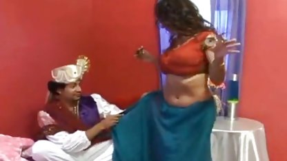 வீட்டில் ஸ்விங்கர்கள் குழு பழைய ஆபாச செக்ஸ்