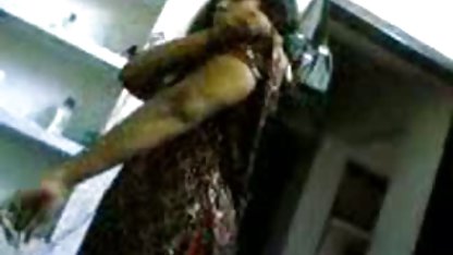 சாரா ஆபாசமாக்க கட்சி ஆபாச விரும்புகிறார். இது அவரது முதல் காட்சி.
