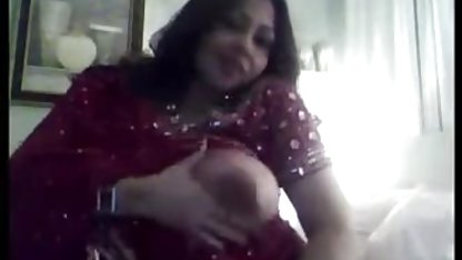 கர்வி அழகி இரண்டு கைகள் யோனியில் விடுதல் ஐவி பெல்லி உங்களை திருப்திப்படுத்த விரும்புகிறார்