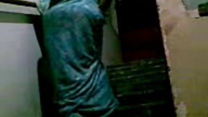 பெட்டிட் கேர்ள் தாத்தா டீப்ரோட் ப்ளோஜாப்பை வெளிப்புறங்களில் அவா தேவின் முன் காட்டுகிறார்