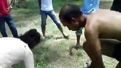 அழகி தனது சூடான பெண் ஆபாச படகோட்டி சுவைக்க ஒரு ஆணுறை எடுக்கிறார்