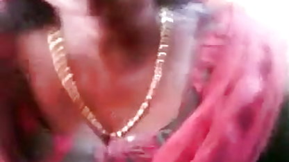 தங்க பதக்க மார்பகங்கள் மோசடி செக்ஸ் வீடியோக்கள்