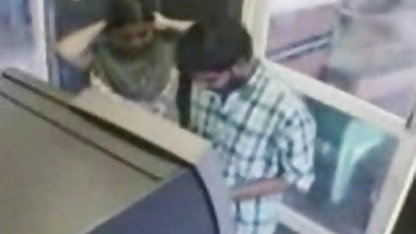 ஒப்பனையுடன் பெங்காலி ஆபாச பொன்னிற டீன் ஆலிஸ் குத