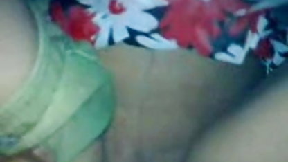 பெரிய மார்பகங்கள் மங்கிய ஆபாச கருங்காலி பெண் 22 புண்டைகளுடன் வெள்ளை ஆசிரியரை திறக்கிறாள்