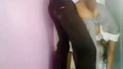 மாடல் மியா கலீஃபா தனது சூடான பெண் செக்ஸ் உடலை நிரூபிக்கிறார் மற்றும் திறன்களை சுயஇன்பம் செய்கிறார்