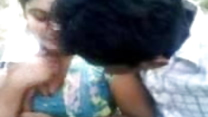 ஆசிய மில்ஃப் ஒரு ஜோர்டி எல்நினோ தடிமனான கருப்பு சேவலைப் பெறுகிறார்