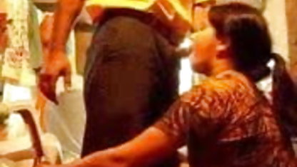 அழகான பிராண்டி காதல் அவரது சிகிச்சையாளர்களின் முகத்தில் சன்னி லியோன் ஆபாச அமர்ந்திருக்கிறது