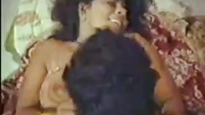 பொன்னிற காதல் படுக்கையில் சிக்கிக் கொள்கிறது ஷாருக்கான் அரினா கிராண்டி ஆபாச