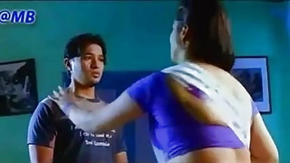 - பொன்னிற டீன் கனவுகள் ஜூலியாவைப் பிடித்தன லெஸ்பியன் ஆபாச