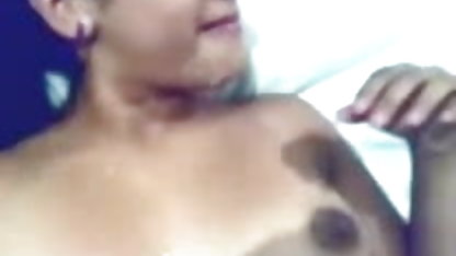 குறுகிய முடி பழுப்பு மனைவி லெஸ்பியன் செக்ஸ் சுயஇன்பம்
