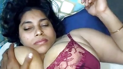 ஒரு பணக்காரனின் இலவச உச்சரிப்பு சுமை POV சாகசம்