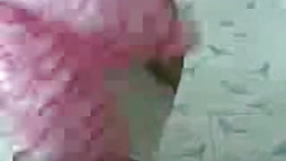 டீன் அழகி முதிர்ந்த நிர்வாணமாக ஜெனீவ் மற்றும் லானா ஒரு சேவல் பகிர்ந்து