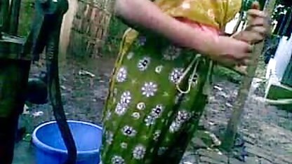 - சன்னி லியோன் நிர்வாணமாக சூடான பணிப்பெண் டீனேஜருக்கு சுயஇன்பம் செய்ய கற்றுக்கொடுக்கிறது