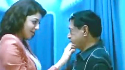 ப்ரூக்ளின் லீ சூடான ஆபாச வீடியோக்கள் கழுதையில் ஒரு டிக் எடுக்கிறார்