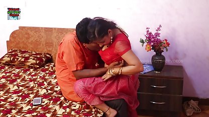 தோல் - முதிர்ச்சி மற்றும் குறிப்புகளின் வேடிக்கையான தேர்வு சூடான, கவர்ச்சி ஆபாச