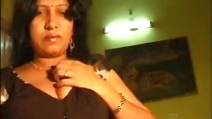 வெட்கமின்றி குளத்தில் ஃபக் !!! சூடான பெண் ஆபாச