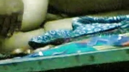 ஹேரி புண்டையுடன் மெல்லிய அழகி வெரோனிகா டா ச மிகவும் சூடான செக்ஸ் za சா