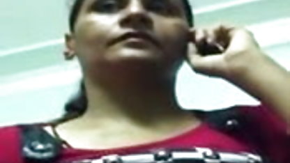 விக்சன் லீலா தங்க நிற பல பளப்பான முடி ஆபாச நட்சத்திரம் தனது கணவர் போது தன்னை பிஸியாக வைத்திருக்கிறார்