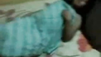 போலி இளஞ்சிவப்பு முலைக்காம்பு ஏராளமாய் குழாய் ஹாஸ்டல் டீன் ஒரு கொம்பு ஹோஸ்டால் இரவில் புணர்ந்தது
