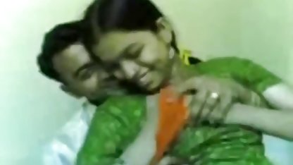 கம்ஷாட் தனியா சூடான லெஸ்பியன் செக்ஸ்