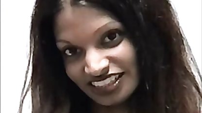 ஹாலோவீன் மெல்லிய ஆபாச இரவு மிகவும் சூடாகிறது