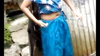ஜினா பொன்னிற ராணி ஆபாச முத்தம்